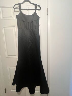 Lazaro - Classic Black Sleeveless Evening Dress with Sculpted Bodice